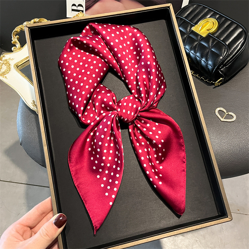Luxury Bags China - ผ้าพันคอพิมพ์ลายดอกไม้สำหรับผู้หญิงกระเป๋าคาดผมขนาดเล็กสำหรับฤดูร้อนและฤดูใบไม้ผลิของ syal Sutra หรูหราใหม่