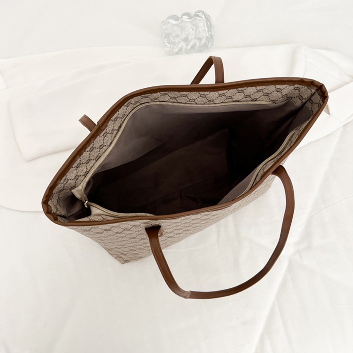 กระเป๋าถือสะพายไหล่ผู้หญิงสไตล - Tote Bag Leather Monogram บทวิจารณ์และราคา