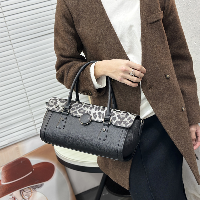 กระเป๋าถือทรงกระบอกลายเสือดาวว - Luxury Bags Vegan บทวิจารณ์และราคา